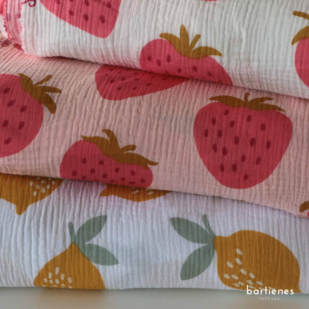 Musselinstoff mit XL-Früchten als Meterware