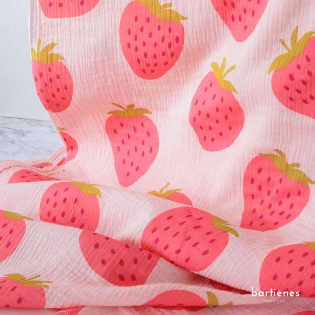 Musselinstoff mit XL-Früchten als Meterware