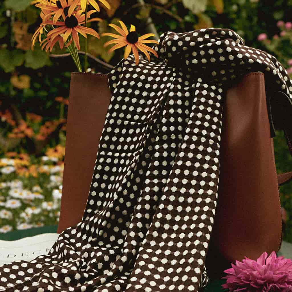 Schal Braun-Weiss gemustert aus Viskose - Fairtrade Edition