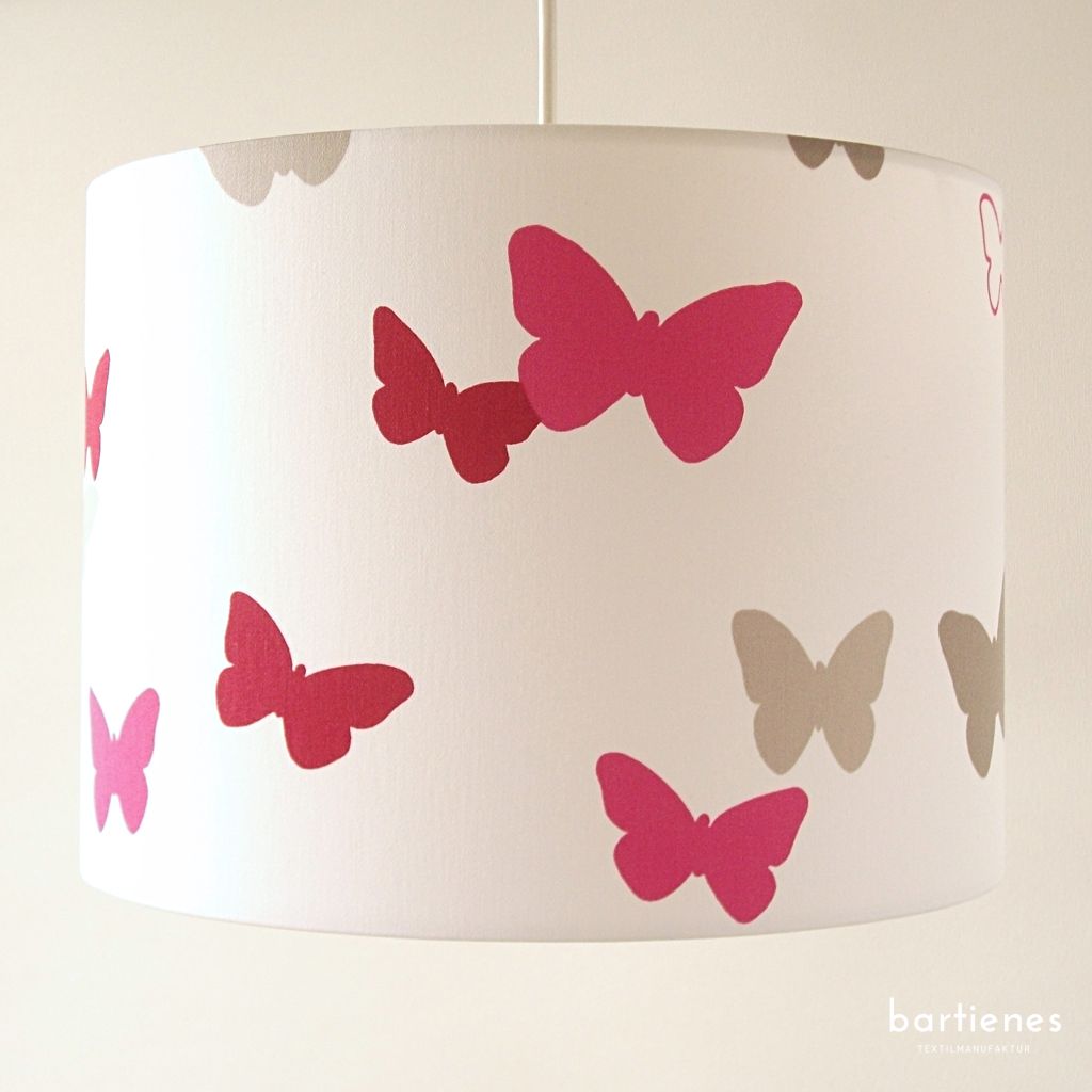 lampenschirm-kinderzimmer-mädchen-schmetterlinge