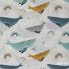 detailfoto-von-baumwollstoff-kinder-in-weiss-mit-walen-und-regenbogen-in-gelb-mint-grau-blau-zum-nähen