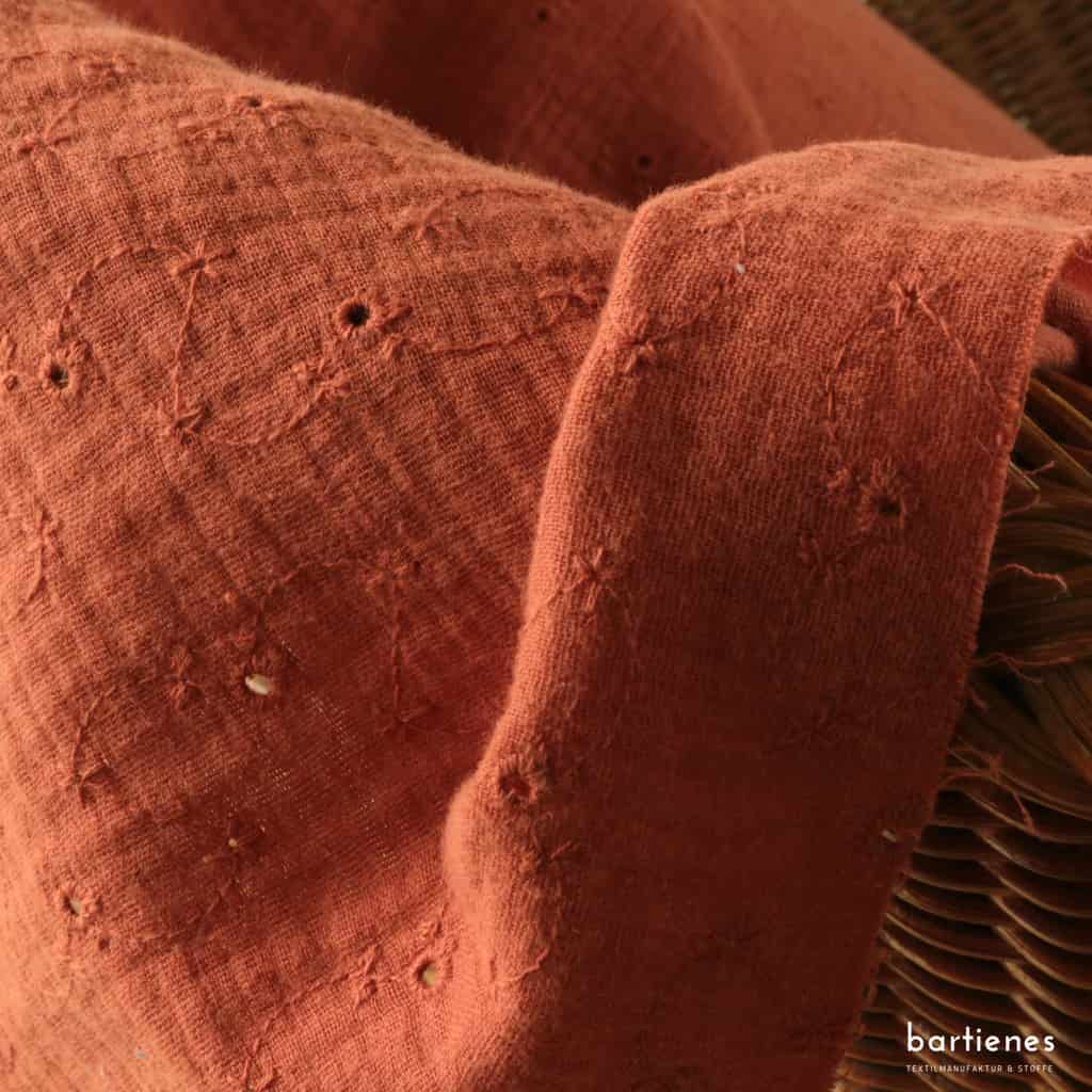 Musselinstoff Double Gauze Lochstickerei Meterware Terracotta