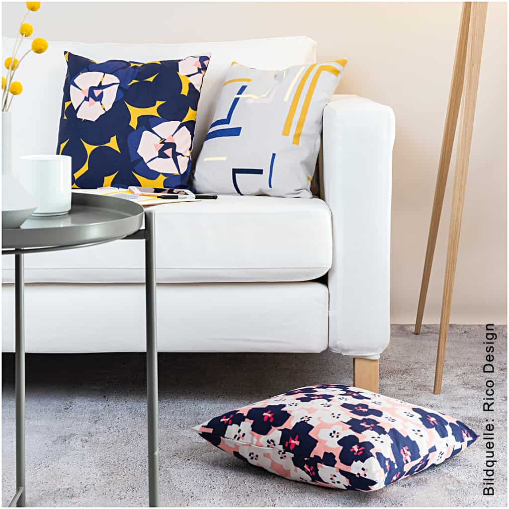 Baumwollstoff mit Riesen-Blumen in modernem Design