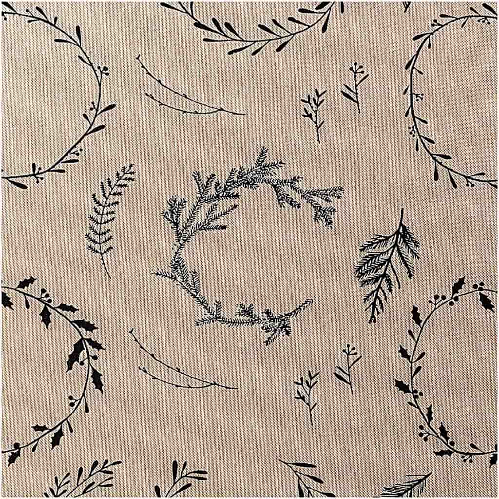 detailfoto-von-stoff-weihnachten-skandinavisch-in-naturbeige-mit-fein-gezeichneten-kraenzen-in-schwarz-von-rico-design